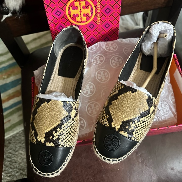 Tory Burch Flat Espadrille Snake Print - Picture 2 of 4